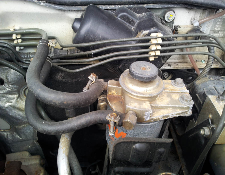 Nissan Terrano SVE TD fuel-filter-housing